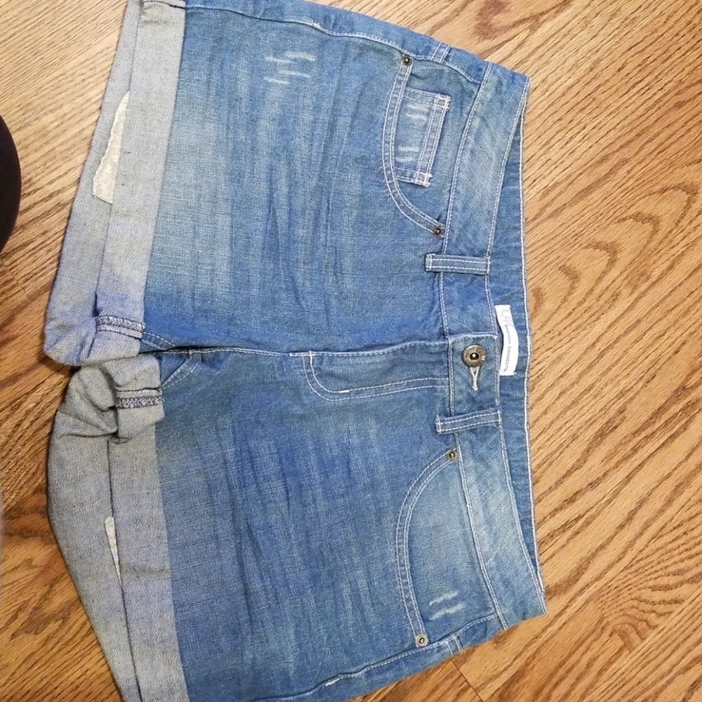 Cuffed denim shorts